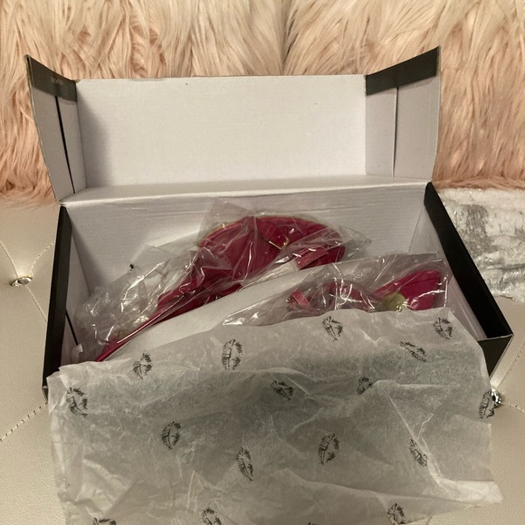 NEW RARE Colin Stuart Faux Suede Ankle Wrap Fuchsia Heeled Sandals Size 10B - Picture 8 of 16